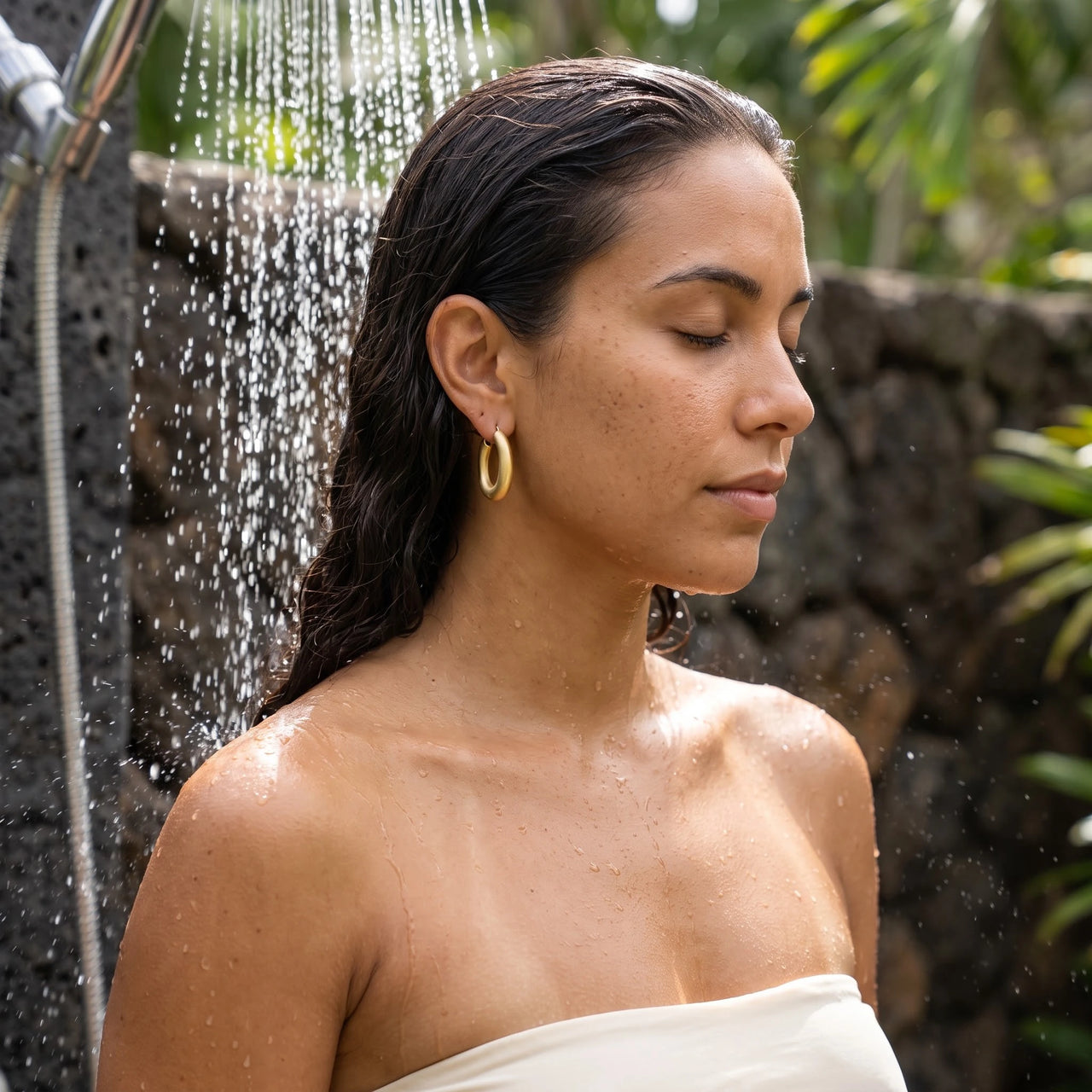 Gold hoop earrings — worn in the shower, waterproof, gold | SKU: lesmates